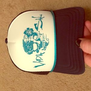 NWOT Salt Life Trucker Hat
